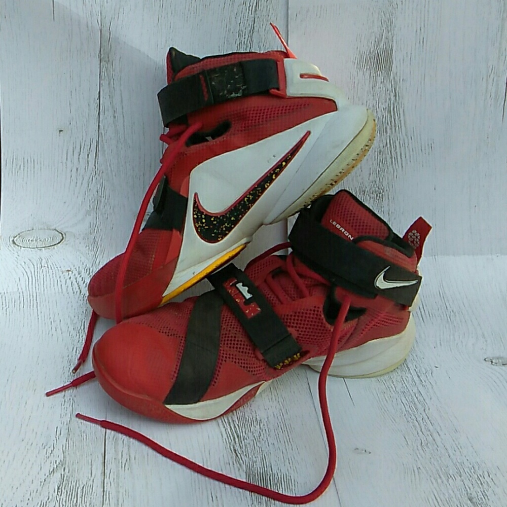 Nike Lebron - Soldier 9 - Basketball Shoes